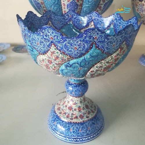 نمای کامل آجیل‌خوری میناکاری مسی لعاب‌شده با طراحی زیبا و مناسب پذیرایی.
