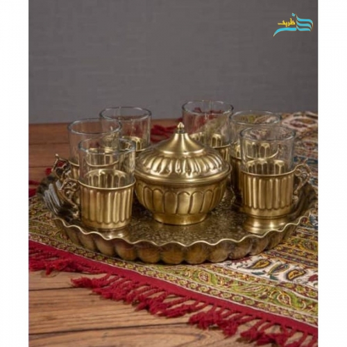 نمای اختصاصی از استکان‌ها همراه سرویس برای نمایش جزئیات.