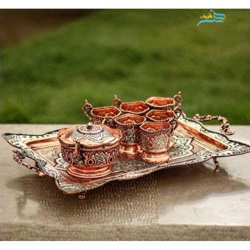 نمای نزدیک از سرویس چایخوری