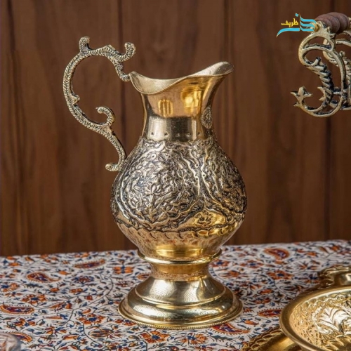 نمای پارچ قلمزنی شده برنجی
