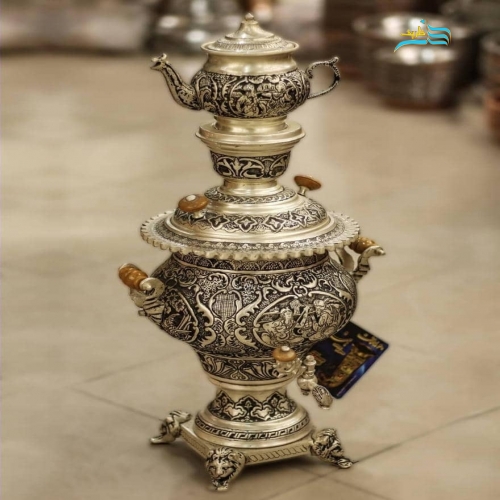 نمای اختصاصی از آبکاری پتینه نقره و پوشش کوره‌ای برای نمایش درخشش و کیفیت.