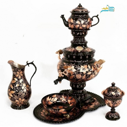 نمای کامل از سرویس سماور مسی با الماس تراش، نمایش فرم، ظرفیت ۶ لیتری و زیبایی کلی.