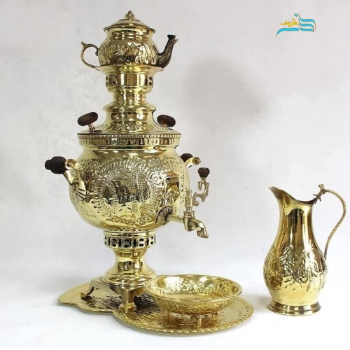 نمای شبیه‌سازی شده از سرویس روی میز پذیرایی برای نمایش مقیاس و کاربرد.