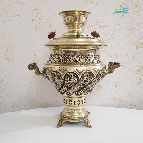 نمای جلوی سماور قلمزنی برنجی