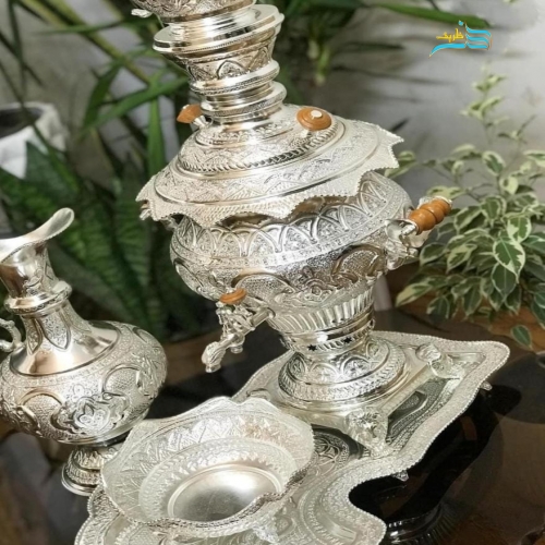 نمای اختصاصی از آبکاری نقره برای نمایش درخشش و کیفیت.