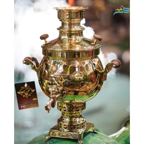 نمای کامل از سماور با طراحی جدید، نمایش فرم و زیبایی کلی.