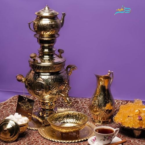 نمای شبیه‌سازی شده از سرویس روی میز پذیرایی برای نمایش مقیاس و کاربرد.