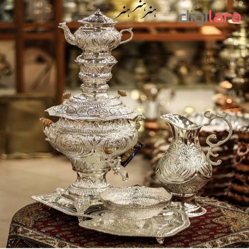 نمای شبیه‌سازی شده از سرویس روی میز پذیرایی برای نمایش مقیاس و کاربرد.