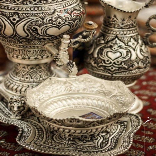 نمای ماکرو از قلمزنی اعلاء برای نمایش ظرافت و کیفیت.