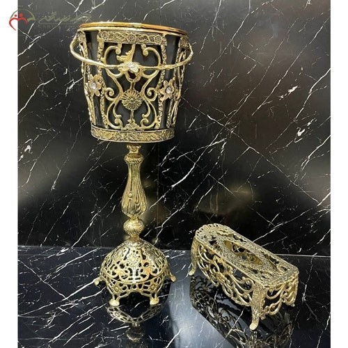 جا دستمال کاغذی و سطل ستونی برنزی در طرح گل نرگس طلایی رنگ، پایه دار و شیک