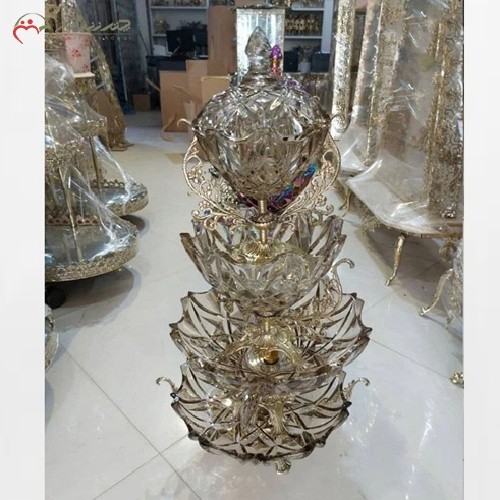 ظروف کریستالی چهار تکه شامل آجیل خوری شیرینی خوری و میوه خوری شکلات خوری، رنگ آنتیک، با پایه های برنزی - هنرظریف