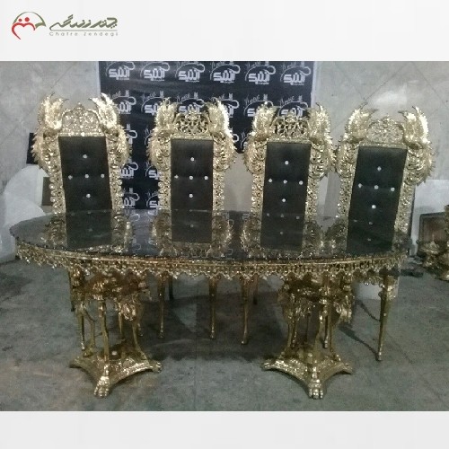 میز تلویزیون برنزی قاب دار طرح طاووس بسیار پر نقش و کیفیت عالی، رنگ طلایی - هنرظریف