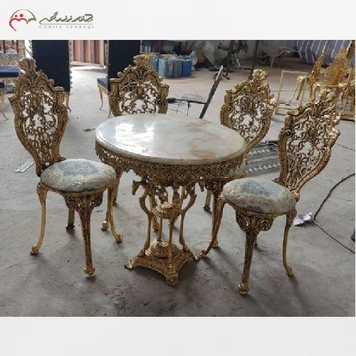 میز ناهار خوری 4 نفره مدل سلطنتی ،رنگ ثابت پایه اسبی، با رویه سفید، شیک و خاص