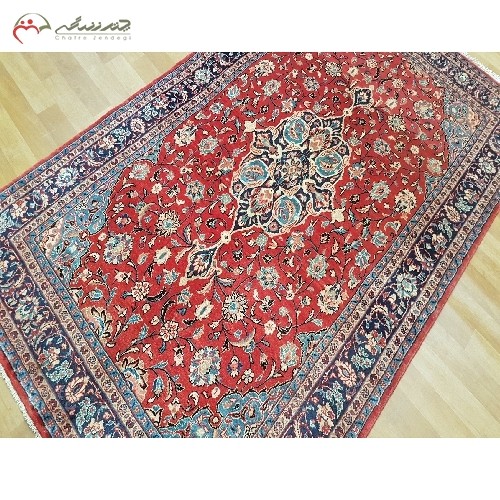 فرش دستبافت ساروق کد 39534  در طرح لچک و ترنج، درای ضمانت رنگ و نخ بادوام