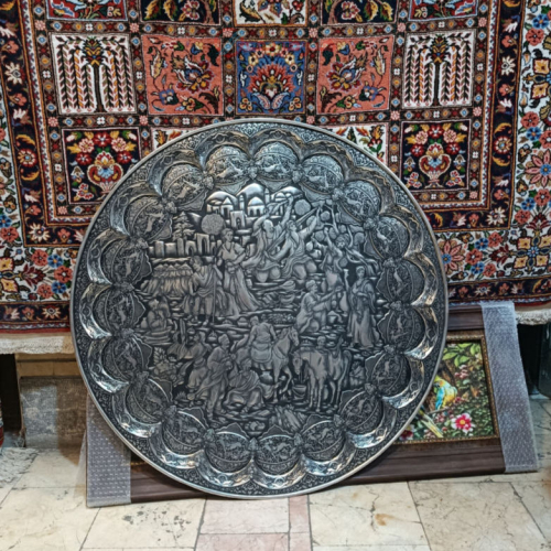 سینی قلمزنی دست قل دار مسی طرح بزم - هنرظریف