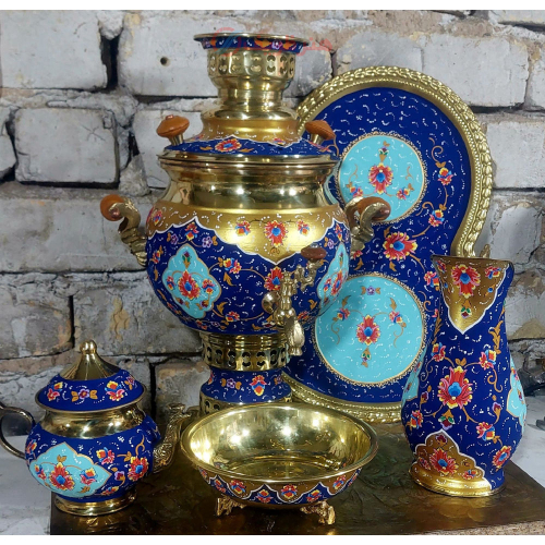 نمای کامل سرویس سماور برنجی پرداز گل و بوته نانو چهار لیتری همراه قوری