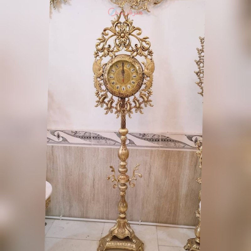 ساعت ایستاده تک ستون، طرح طاووس - هنرظریف
