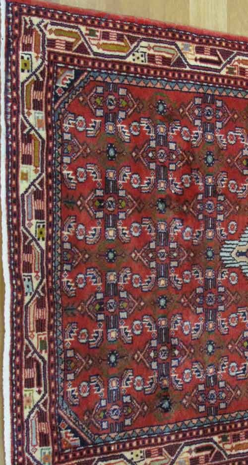 فرش دستباف اسد آباد همدان طرح لچک و ترنج سایز ذرع و نيم رنگ زمینه لاكي - هنرظریف