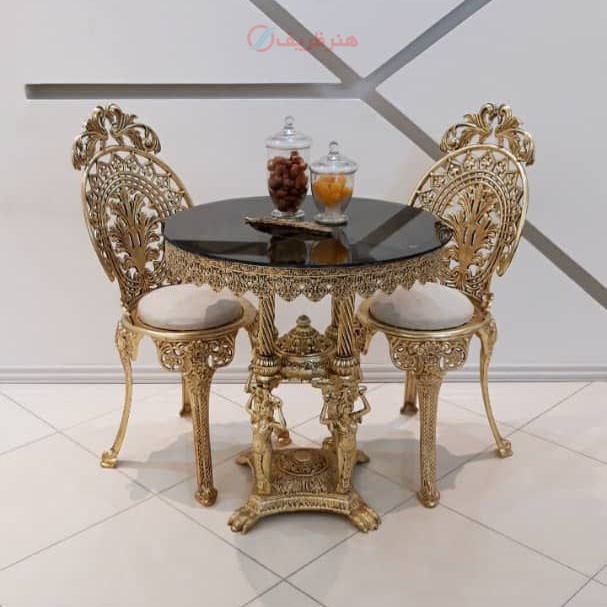 میز ناهارخوری 2 نفره پایه مجسمه، جنس آلیاژ آلومینیوم با آبکاری برنز