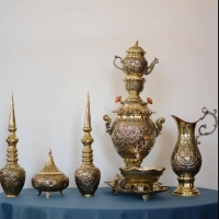 خرید سرویس سماور و تنگ شاخدار و گزخوری برنجی قلمزنی طرح اسلیمی | هنرظریف